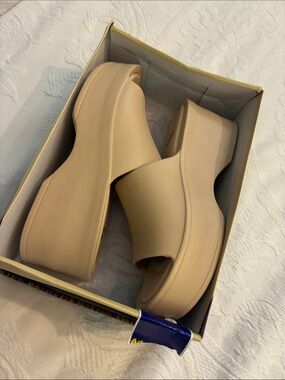 Aloha Island Nude Platform Slide Mules